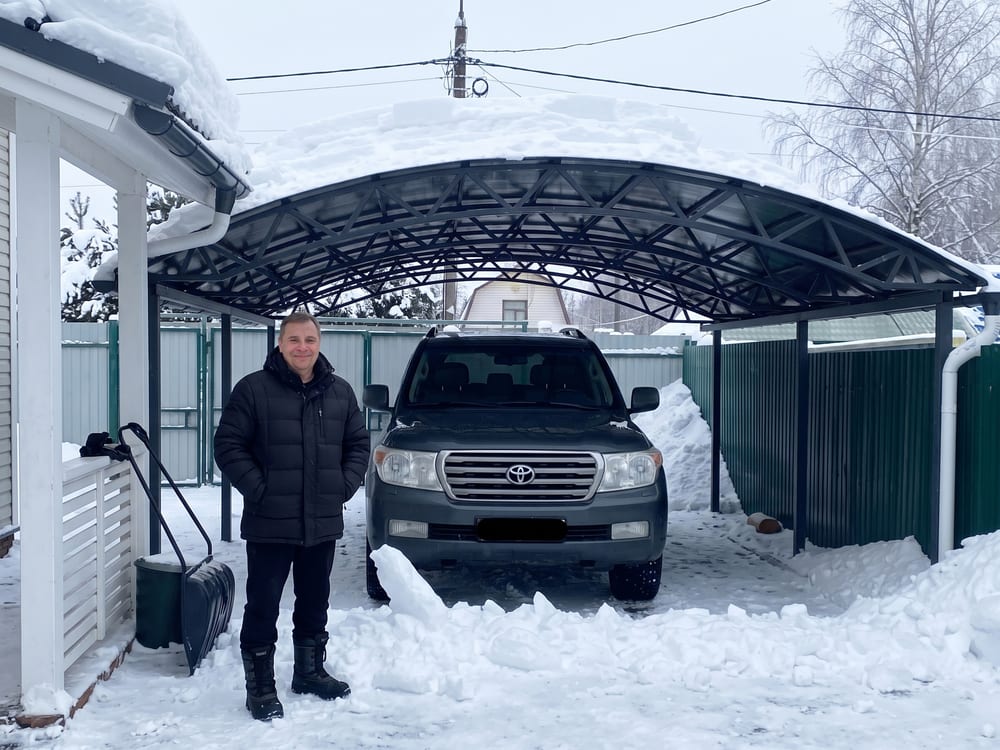 Изготовление и установка арочного навеса для автомобиля из поликарбоната под ключ